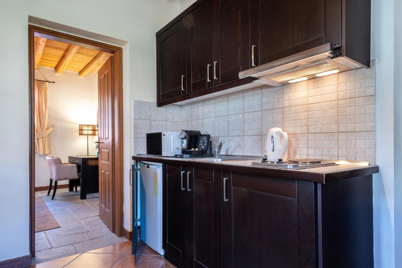 Lively Lofts By The Varos Residences 외부 사진